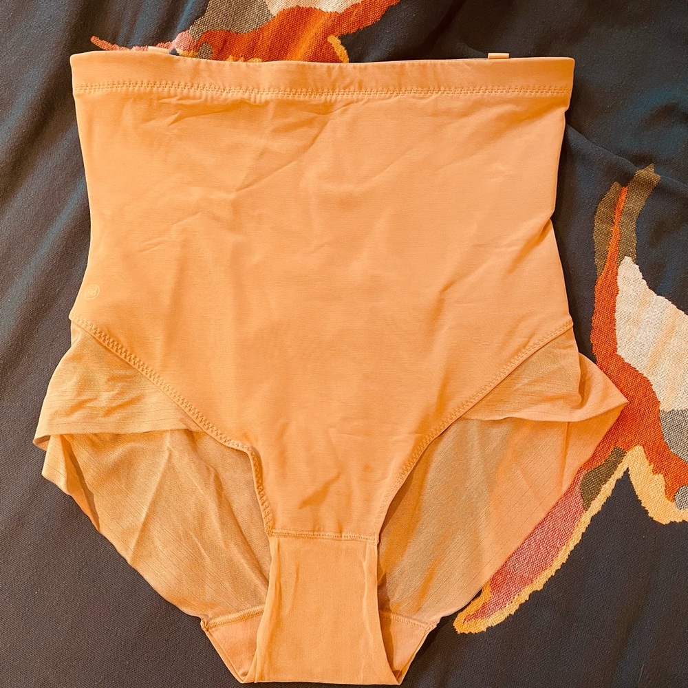 Honeylove High-Waisted SuperPower Brief size XL, sand color - Picture 5 of 9